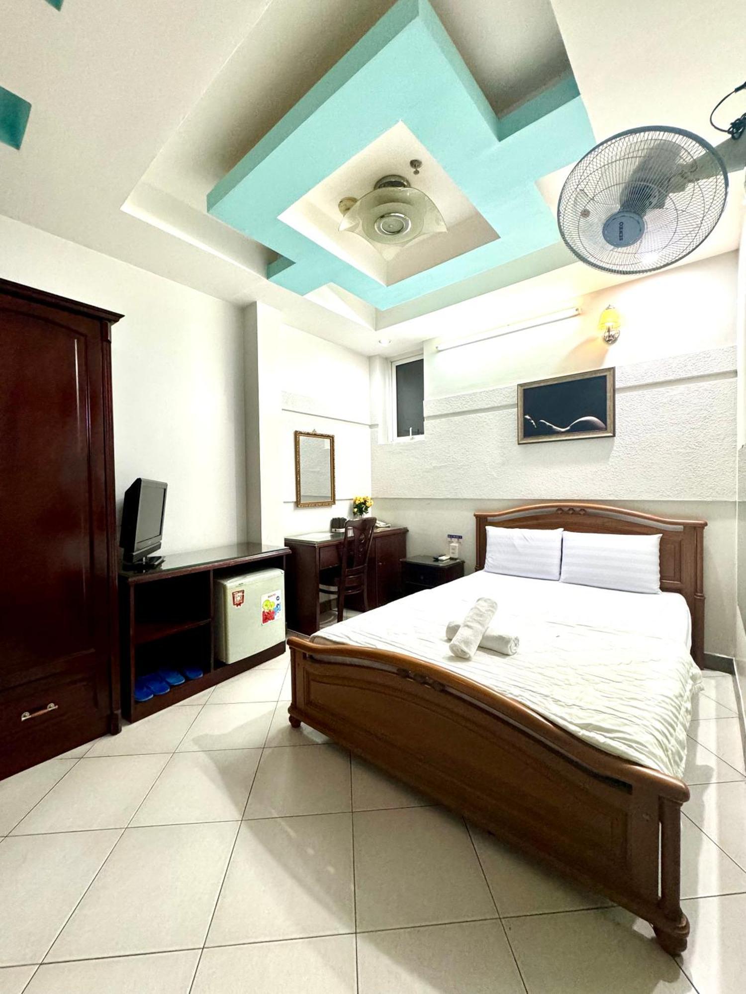 Khach San Kim Long Khách sạn *